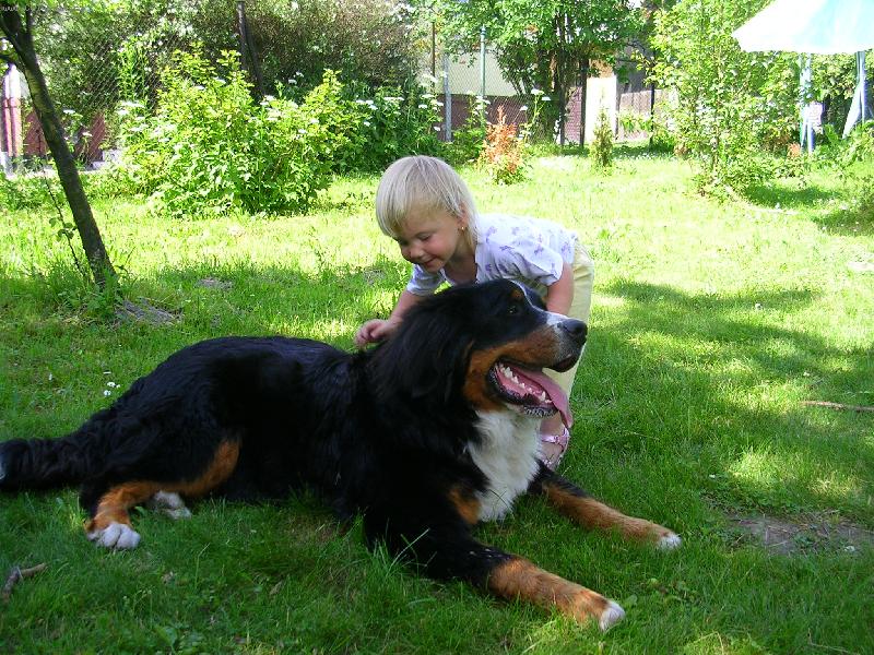 Foto: Max�k a Hani�ka-je�t� pusinku :)