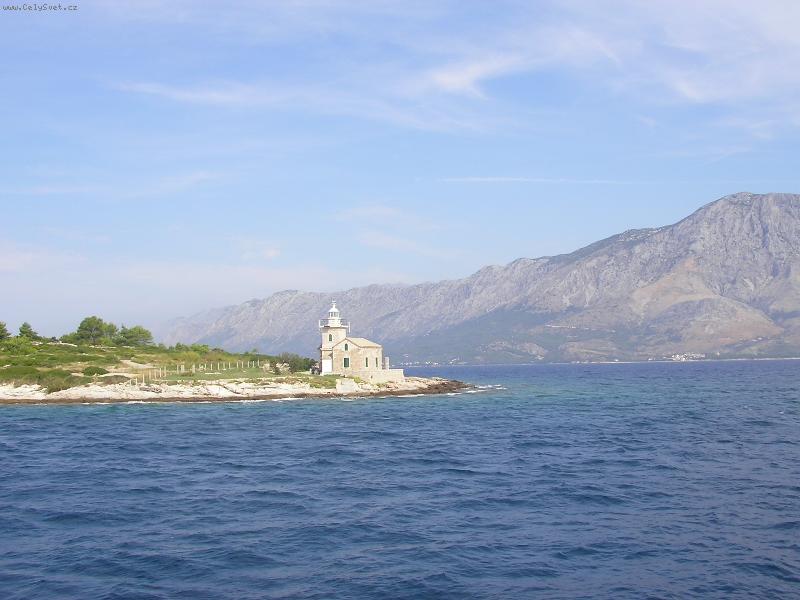 Foto: Hory,kostel a mo�e