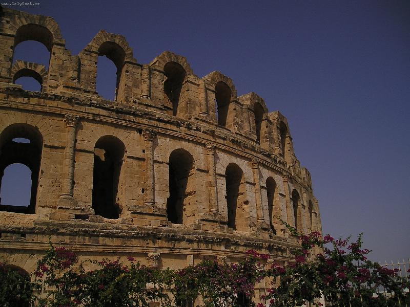 Foto: Kolosseum v El Jemu