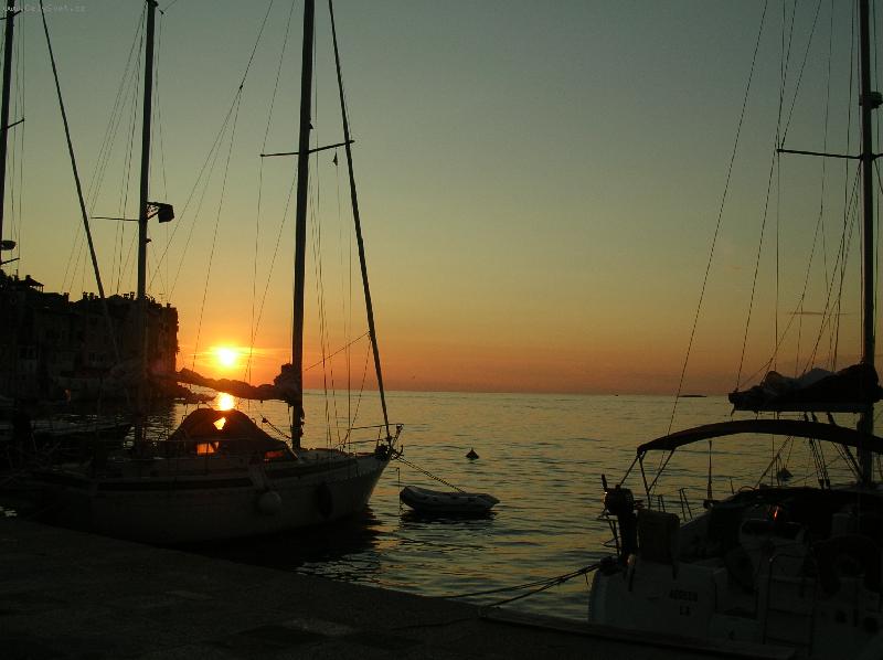 Foto: z�pad slunce