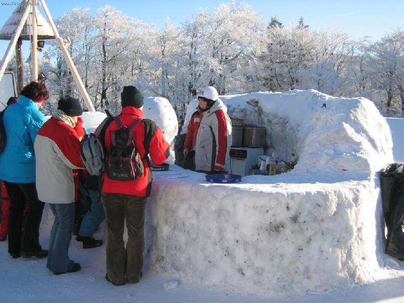 Foto: ledov� bar-Na Pustevn�ch - ledov� sochy