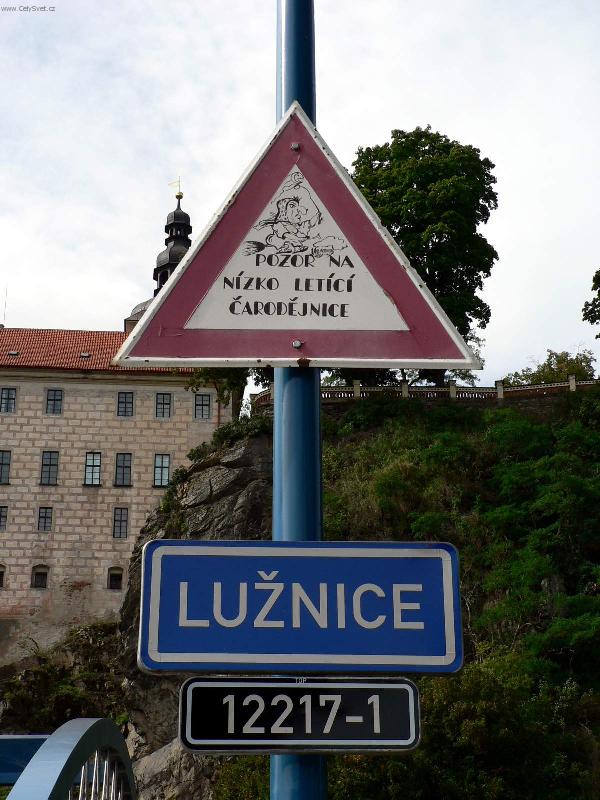 Foto: Carodejnice letaji proklate nizko!