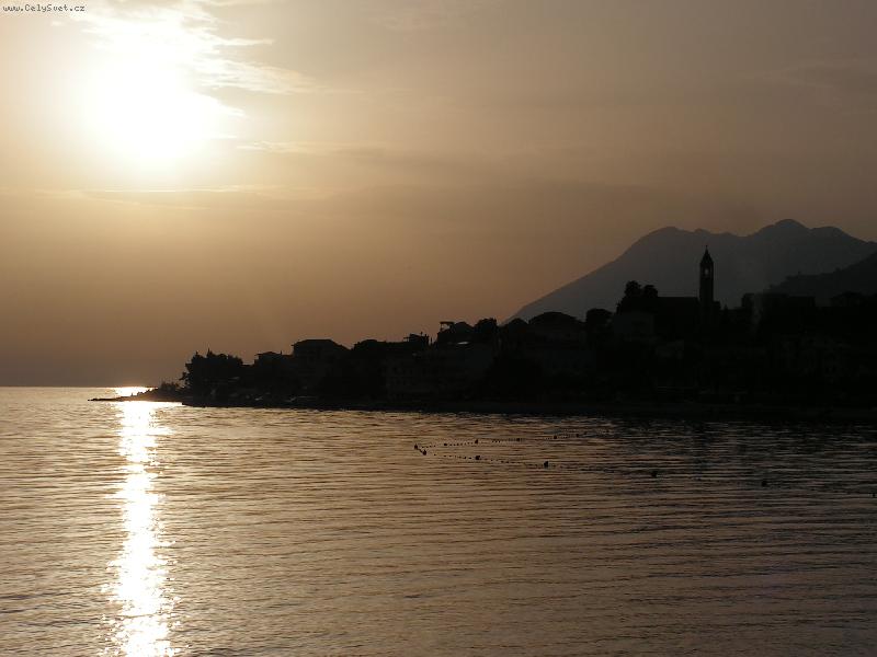 Foto: Grada�-Z�pad slunce nad Grada�em