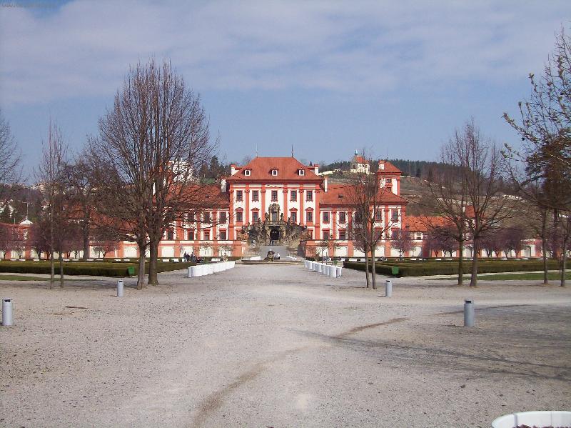 Foto: Trojsk� z�mek