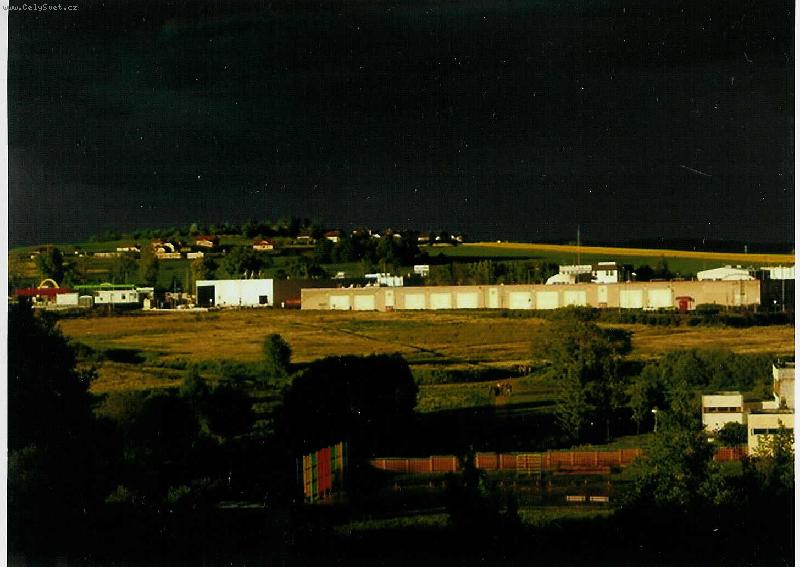 Foto: p�ed bou�kou.....