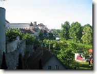 Jind�ich�v Hradec tro�ku jinak
