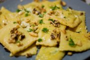 Recept online Ravioly s o�echy a smetanovou om��kou