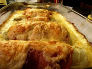 Recept online: �ekankov� kol��  s koz�m s�rem: �ekankov� puky ochucen� koz�m s�rem a pomeran�ovou ���vou zape�en� v listov�m t�st� 