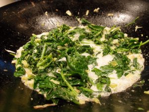 Recept online: Zape�en� �pen�t se smetanou: �pen�t du�en� a zape�en� se smetanou, ko�en�m a parmez�nem